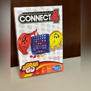 Connect 4 Hasbro Grab and Go Board Game